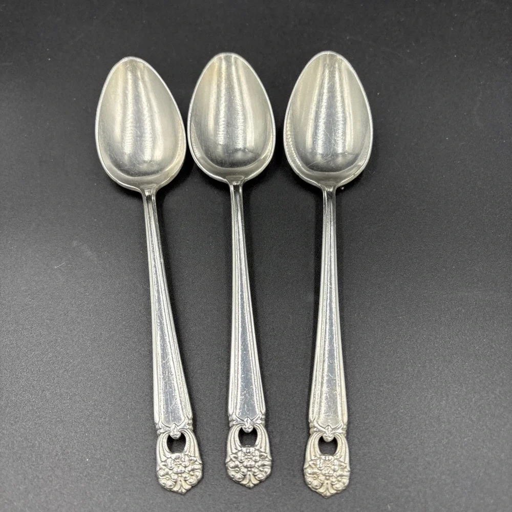 3 ROGERS INTERNATIONAL ETERNALLY YOURS SILVERPLATE OVAL SOUP SPOONS 7-1/4